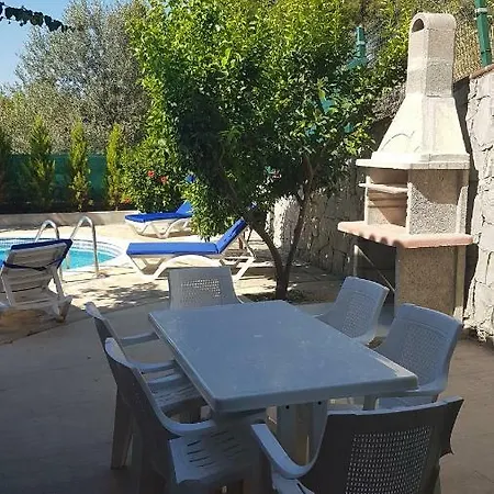Grande Olive 1/2 Villa